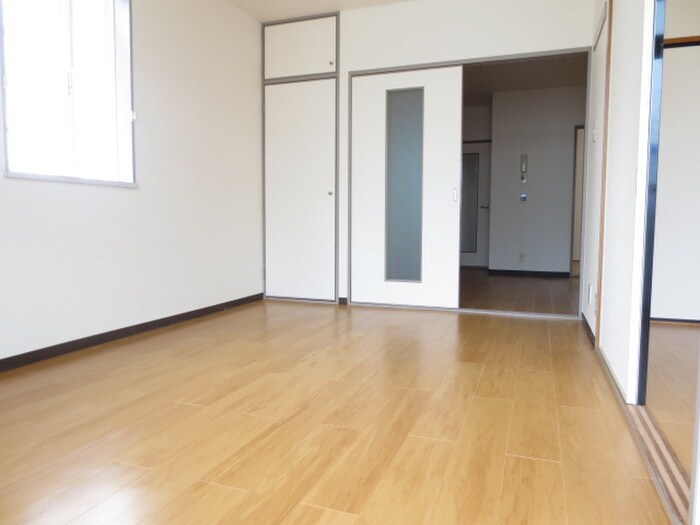 物件内観写真6　(居室)