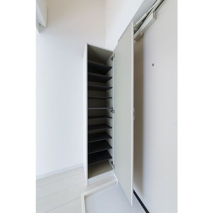 物件内観写真15　(靴箱)