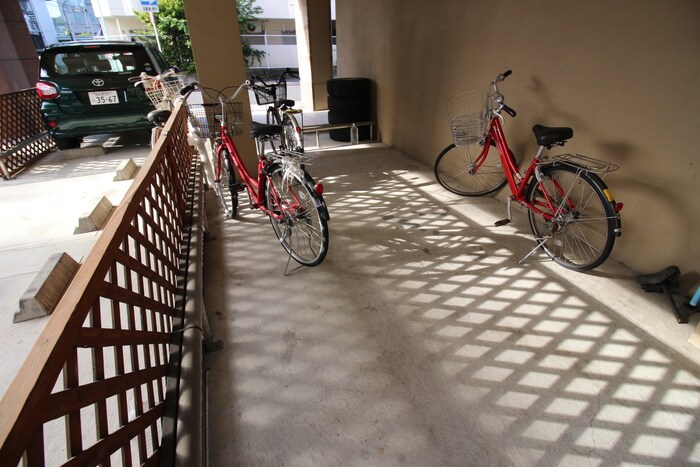 物件外観写真5　(駐輪場)