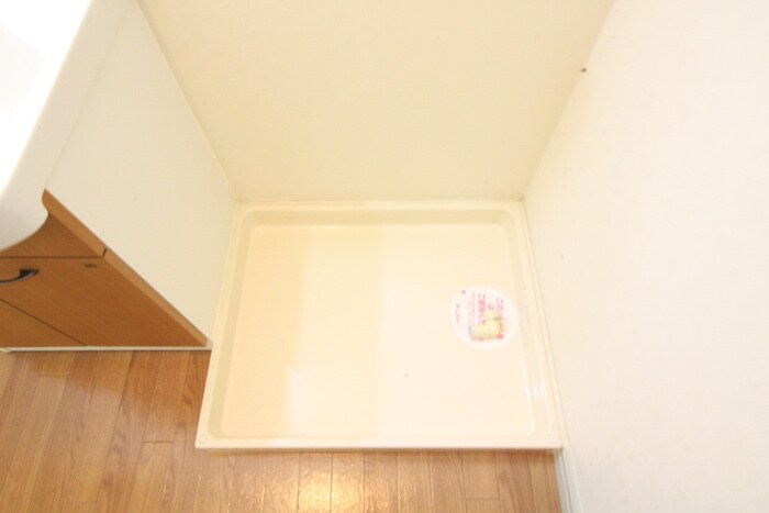 物件内観写真18　(洗濯機置場)