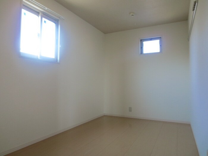 物件内観写真8　(居室)