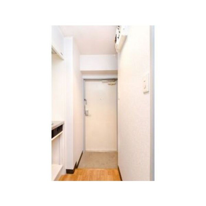 物件内観写真13　(玄関)