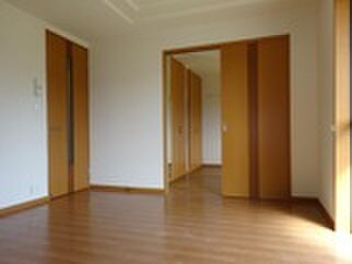 物件内観写真4　(居室)