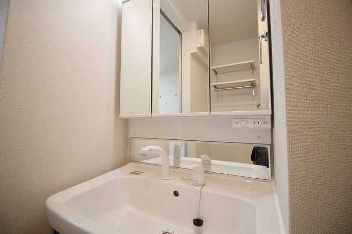 物件内観写真11　(洗面)