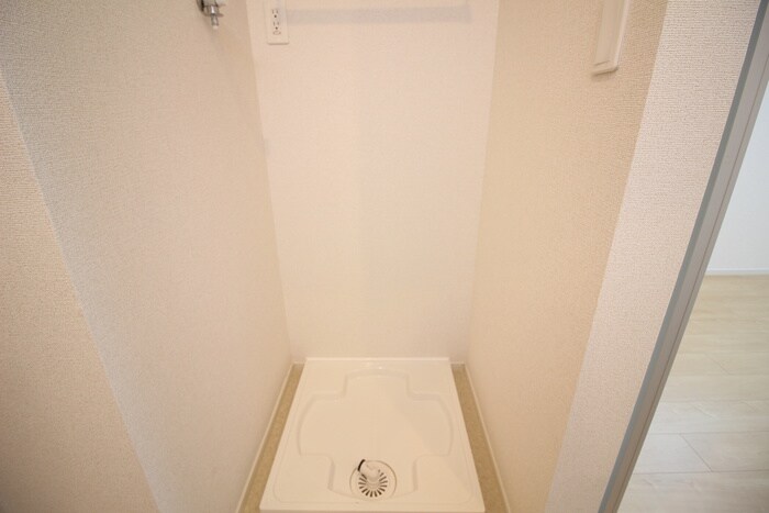 物件内観写真12　(洗濯機置場)