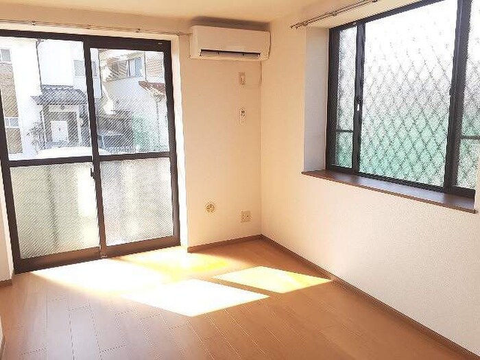 物件内観写真4　(居室)