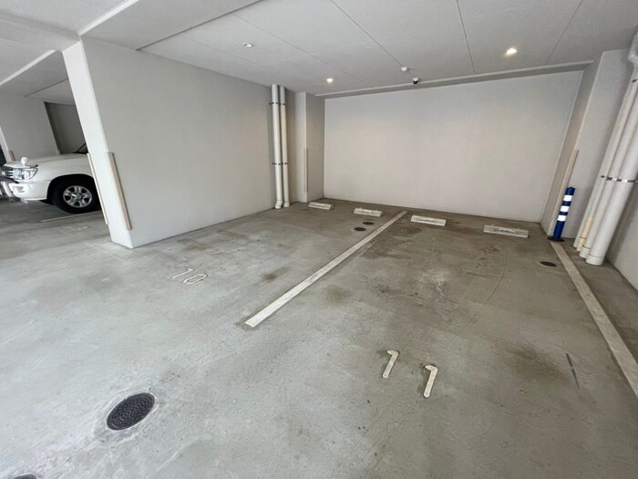 物件外観写真6　(駐車場)