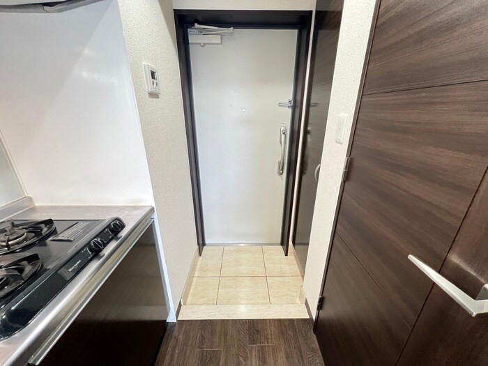 物件内観写真18　(玄関)