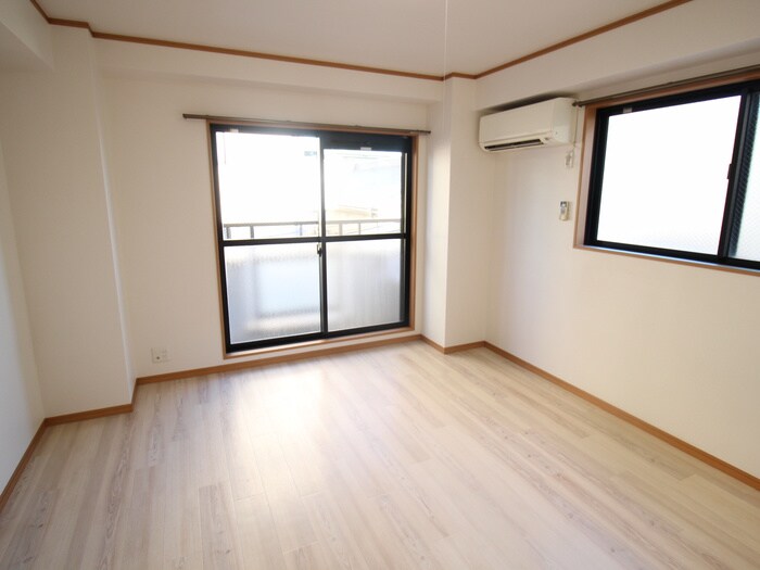 物件内観写真4　(居室)