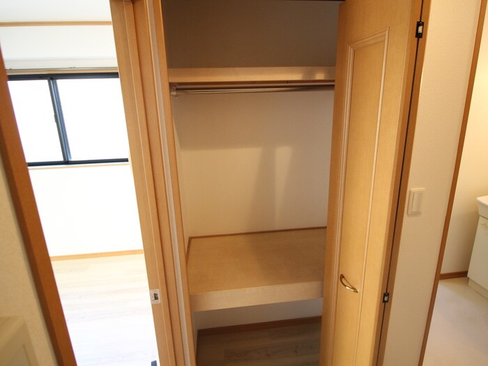 物件内観写真6　(収納)