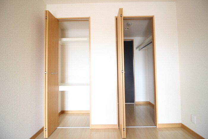 物件内観写真12　(収納)