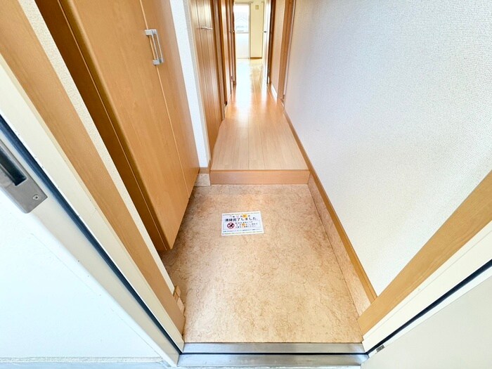 物件内観写真17　(玄関)