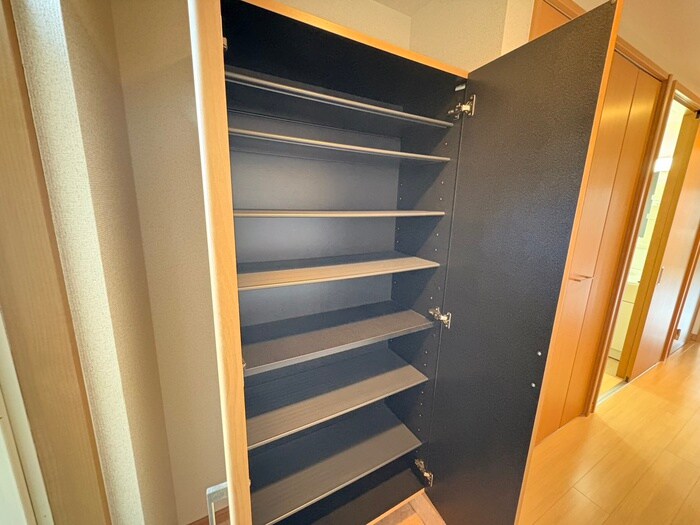 物件内観写真18　(靴箱)