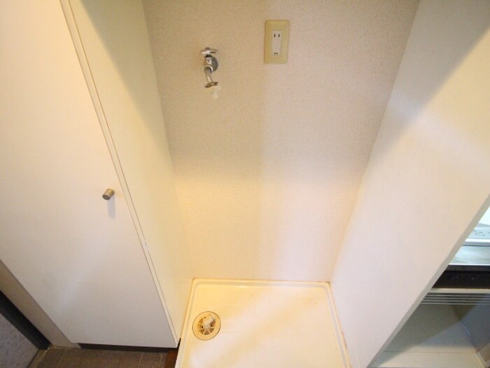 物件内観写真13　(洗濯機置場)