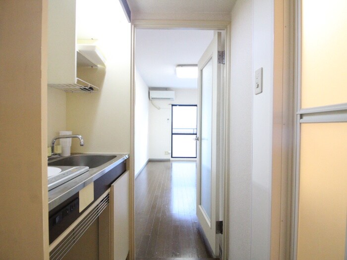 物件内観写真16　(廊下)