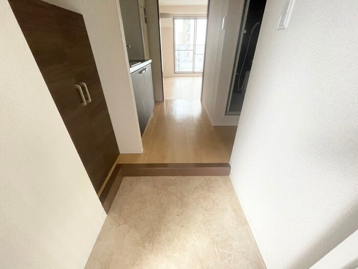 物件内観写真14　(玄関)