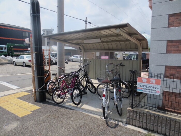 物件外観写真3　(駐輪場)