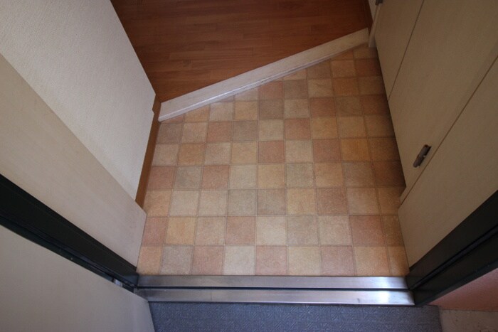 物件内観写真16　(玄関)