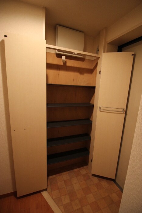 物件内観写真17　(靴箱)