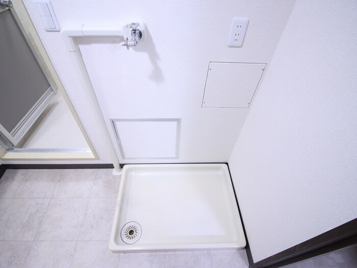 物件内観写真11　(洗濯機置場)