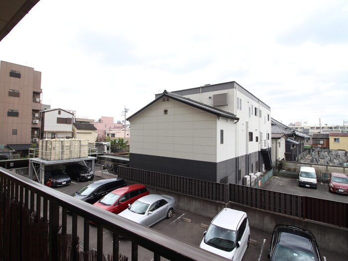 物件内観写真16　(室内からの展望)