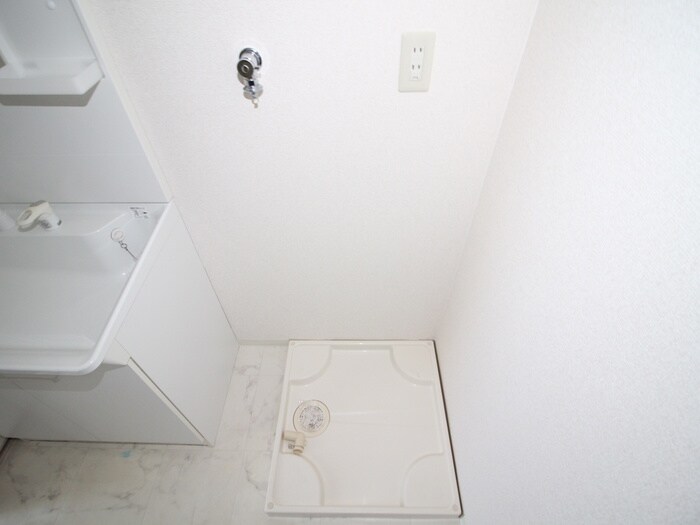 物件内観写真15　(洗濯機置場)