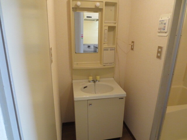 物件内観写真12　(洗面)