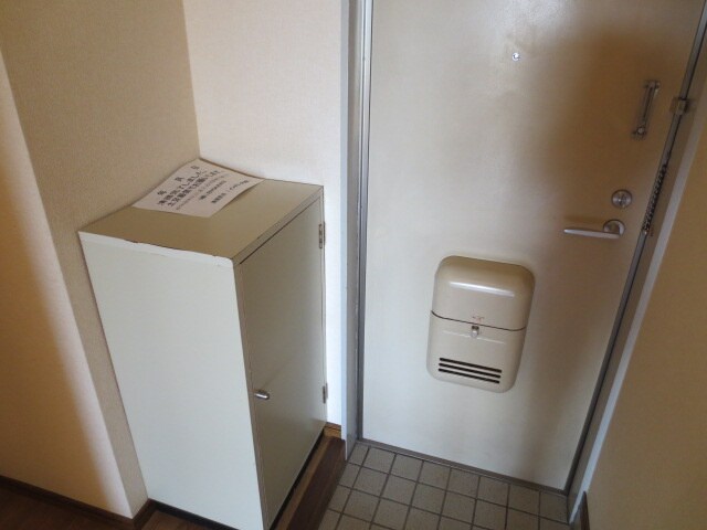 物件内観写真15　(玄関)