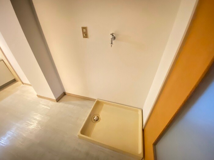 物件内観写真11　(洗濯機置場)