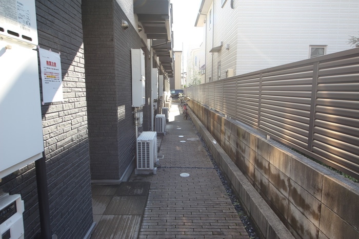 物件外観写真3　(エントランス部分)