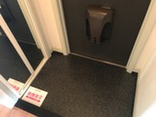 物件内観写真12　(玄関)