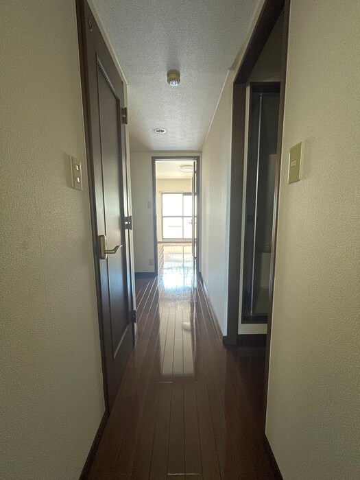 物件内観写真15　(廊下)