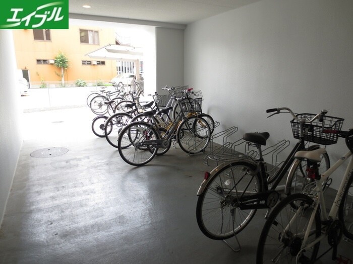 物件外観写真6　(駐輪場)