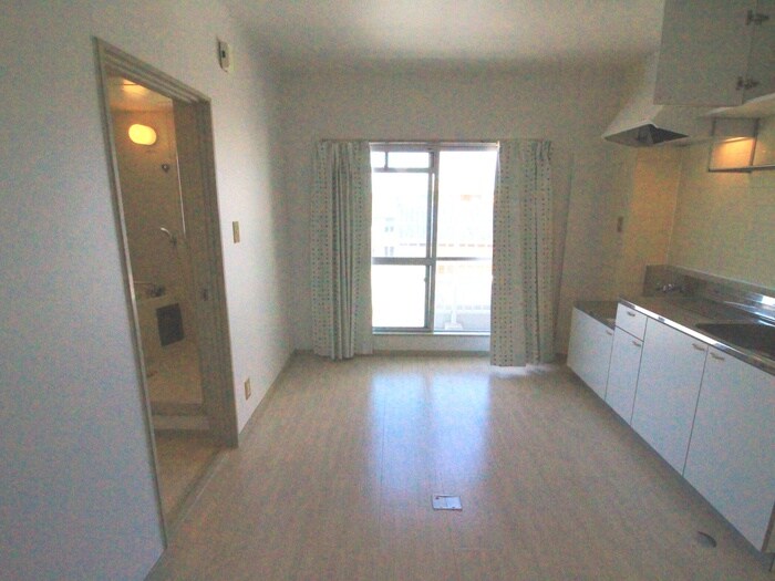 物件内観写真10　(居室)