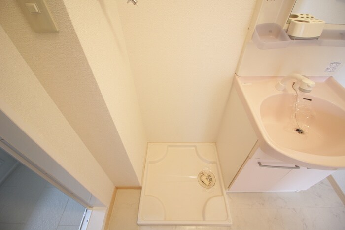 物件内観写真15　(洗濯機置場)