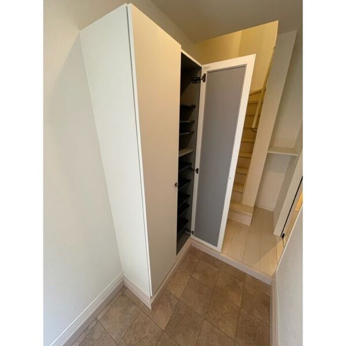 物件内観写真14　(玄関)