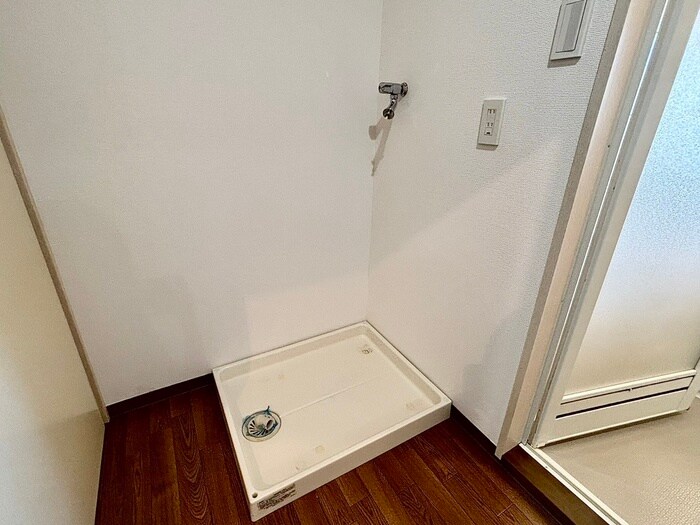 物件内観写真13　(洗濯機置場)