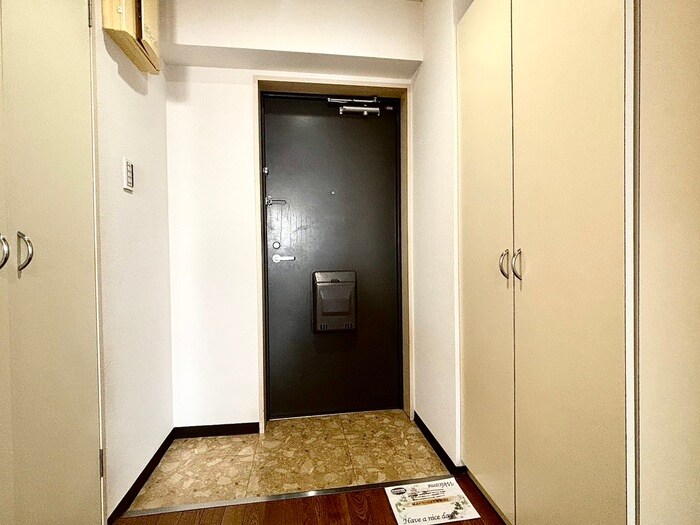 物件内観写真15　(玄関)