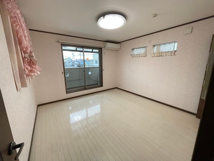 物件内観写真8　(居室)