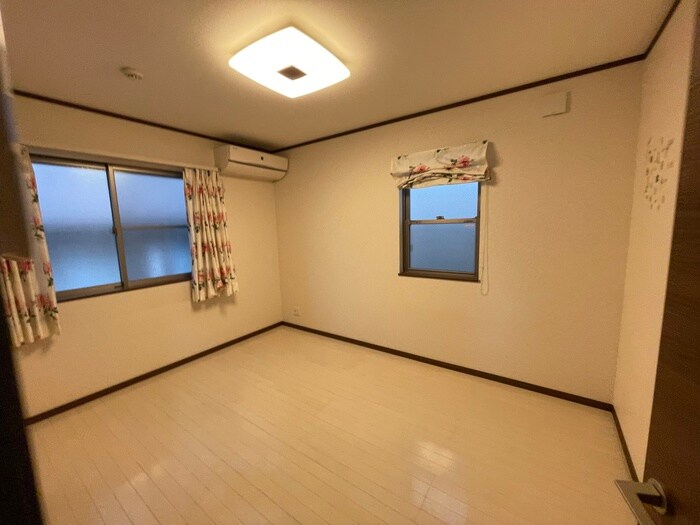 物件内観写真9　(居室)