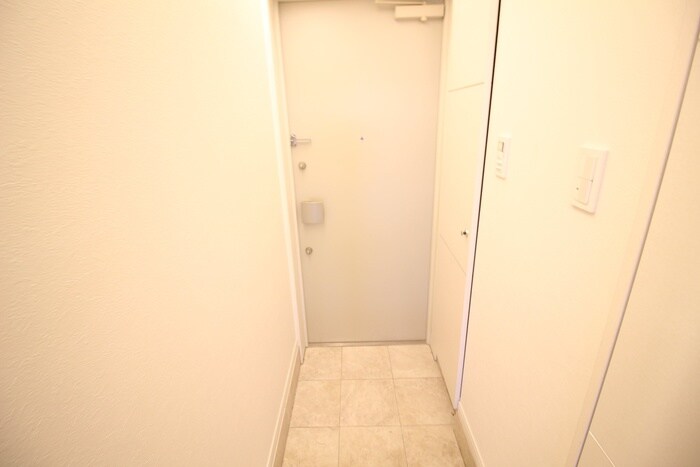 物件内観写真17　(玄関)