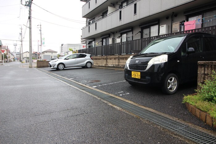 物件外観写真4　(駐車場)