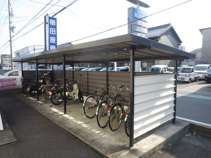 物件外観写真3　(駐輪場)