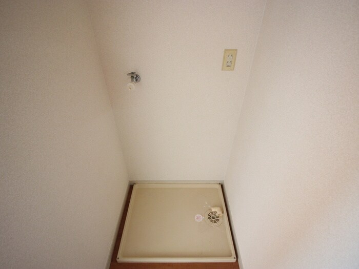 物件内観写真15　(洗濯機置場)