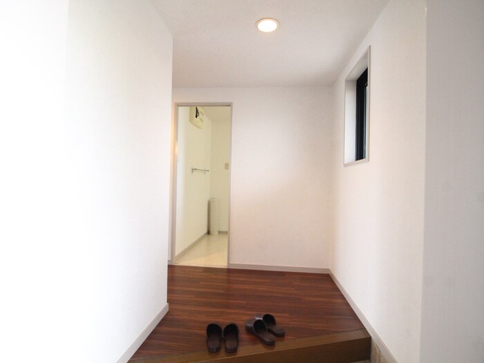 物件内観写真22　(玄関)