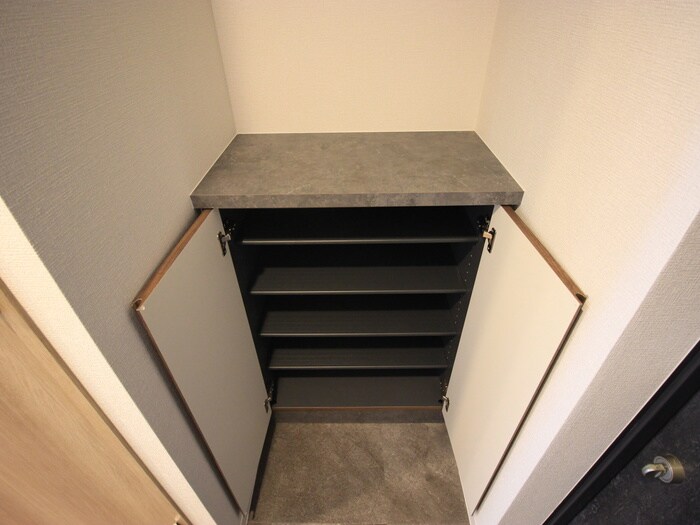 物件内観写真18　(靴箱)