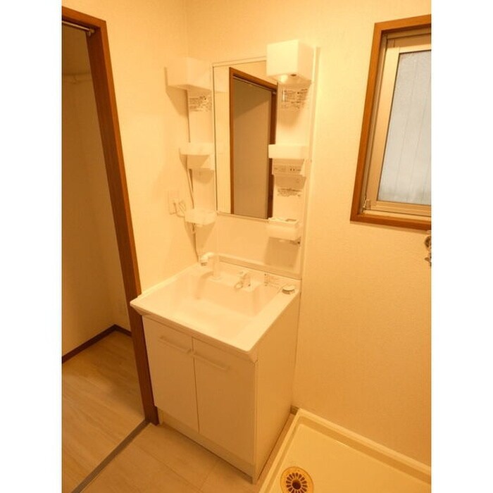 物件内観写真8　(洗面)