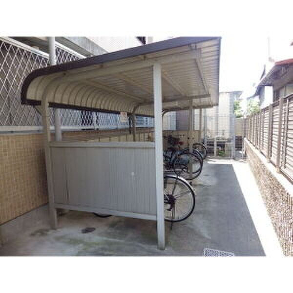 物件外観写真2　(駐輪場)