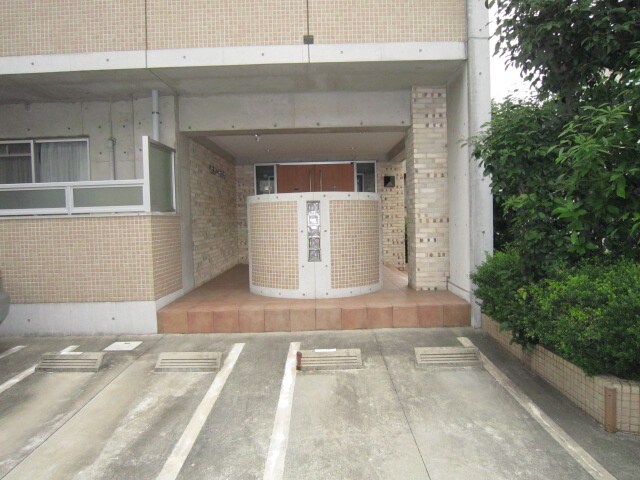 物件外観写真5　(駐車場)