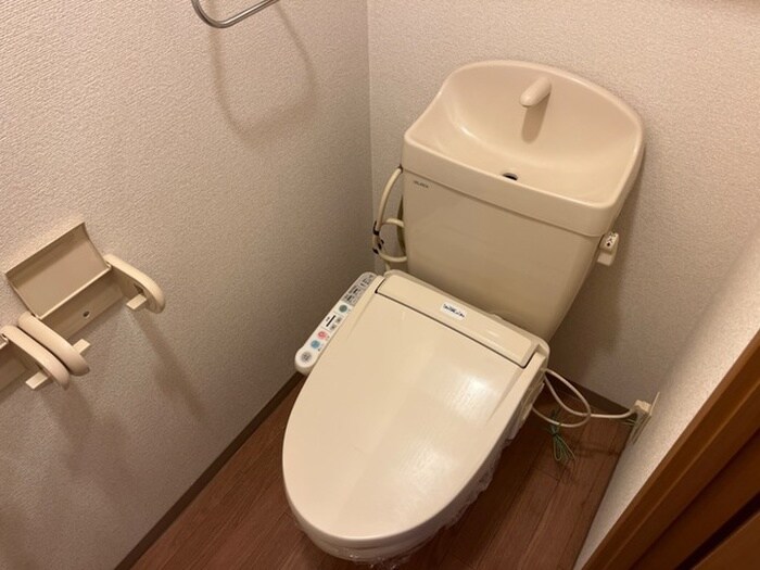 物件内観写真12　(トイレ)